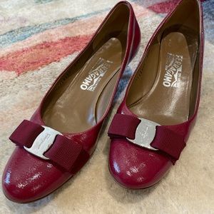 Salvatore Ferragamo Vara Bow patent pump